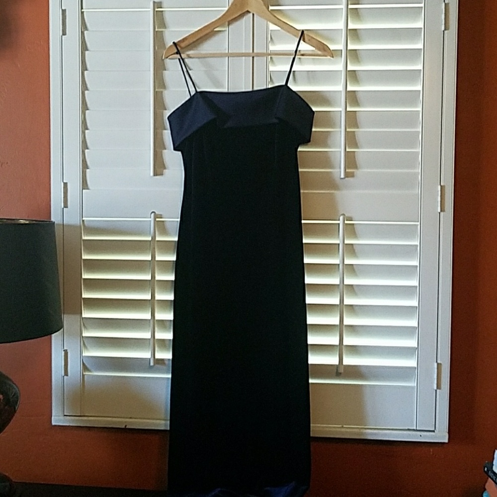 Floor length fo velvet dress